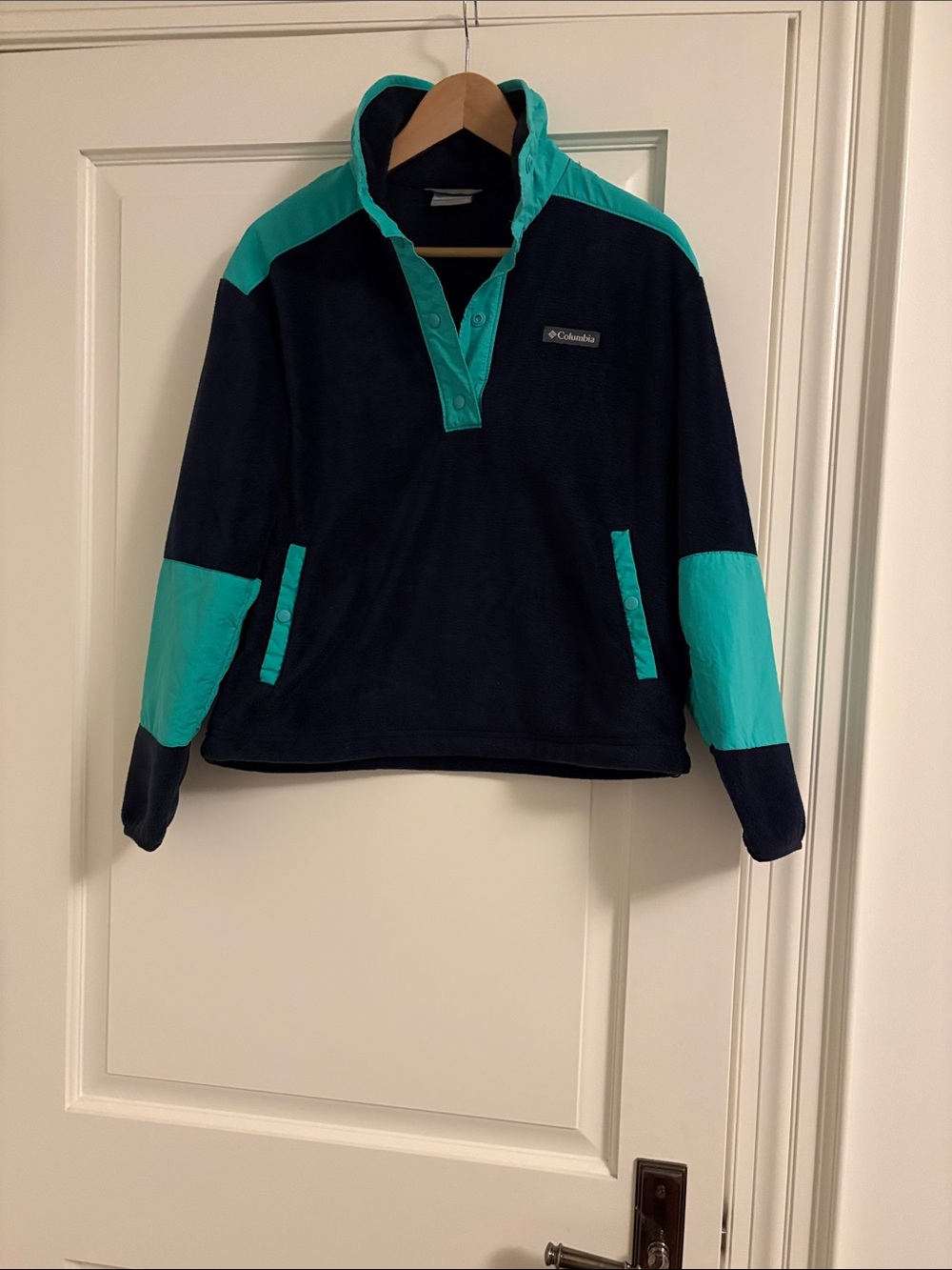 Columbia Women’s Navy and Teal Zip-Style Fleece Pullover